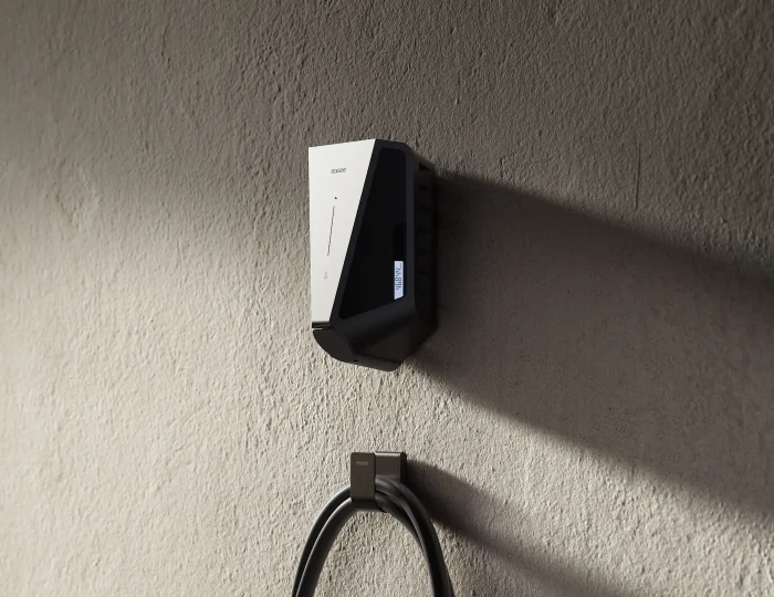 easee-charge-max_mid-ev-charger_concrete-wall